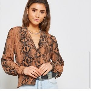 TOP SHOP Boa print top